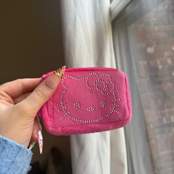 Hello Kitty Pink Rhinestone Bag Accessory - Picture 4 of 4